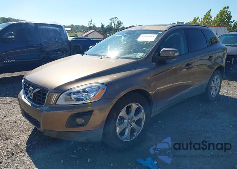 2010 Volvo Xc60 3.2 z USA, uszkodzony, nr VIN YV4982DL6A2077717